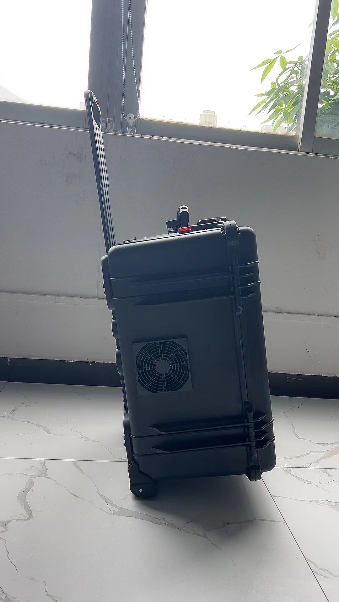 东阁镇手拉箱型移动通信干扰器
